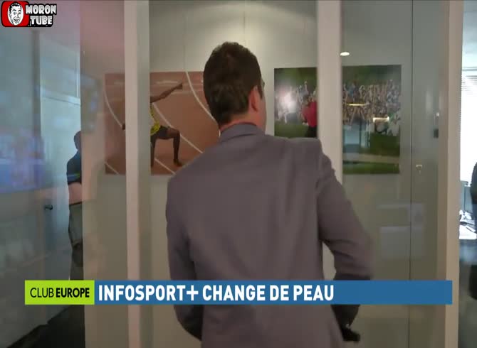 Video :A journalist lives after taking a glass door in the face!